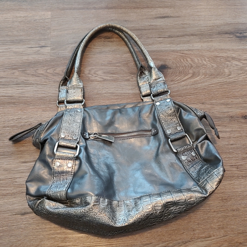 Daisy Fuentes Metallic Silver Purse